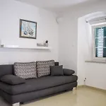 Apartament Amra *