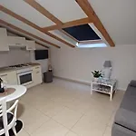 Apartament Amra *