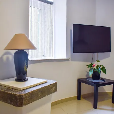 Amra Apartament *
