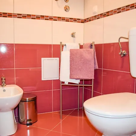 Apartment Amra *