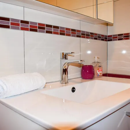 Amra Apartment