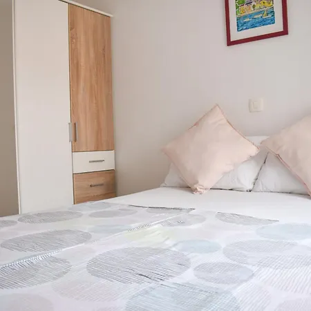 Amra Apartment
