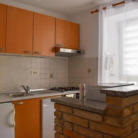 Amra * Novi Vinodolski