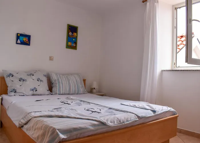 Apartment Amra *