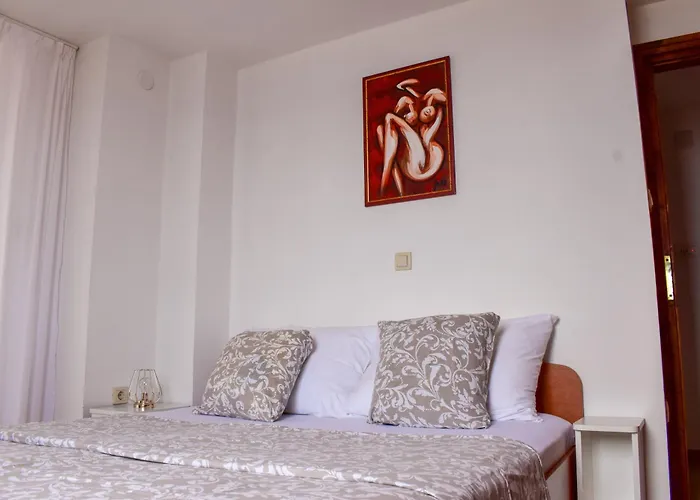 Amra Apartment *